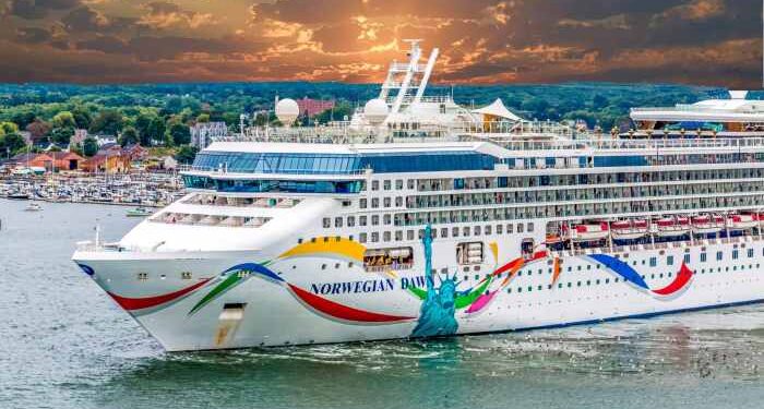 Seniors Travel Insurance Australia | 1Cover